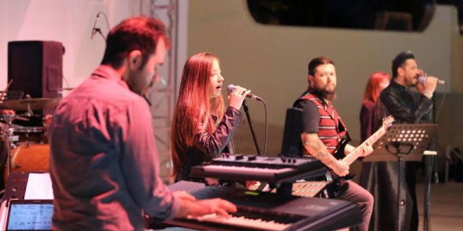 Denizli’de Barış Manço’nun Unutulmaz Eserleri İle Konser Verildi