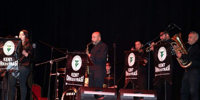 Kent Orkestrası Mest Etti
