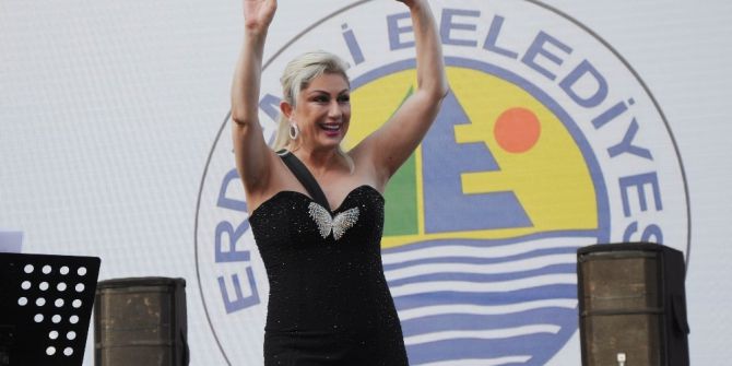 28. Türkmen Şöleni’nde Muazzez Ersoy Sahne Aldı