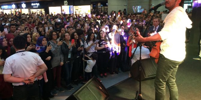 Ünlü Sanatçı Buray, Esas 67 Avm’de Konser Verdi