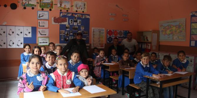 İnternet Fenomeninden Köy Okuluna Yardım