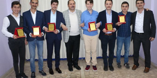 Huzur Erkek Öğrenci Yurdu 21. Mezuniyet Sevincini Yaşadı