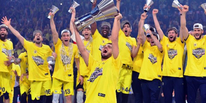 İzmitliler Şampiyonluğu Belsa Önünde Yaşadılar