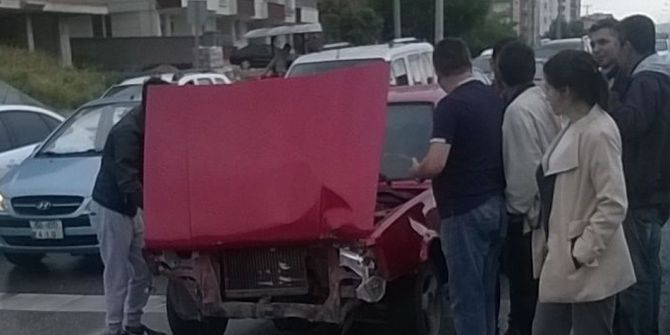 Yağışlı Hava Kazaya Neden Oldu: 2 Yaralı