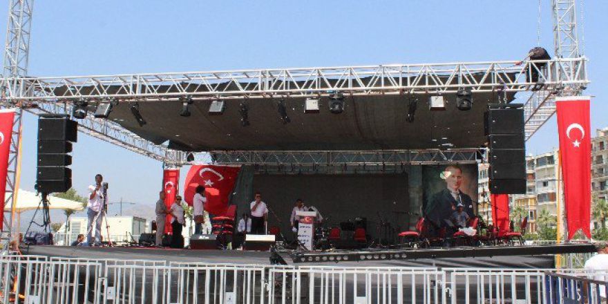 Cumhuriyet Ve Demokrasi Mitingi’ne Saatler Kaldı