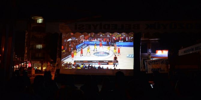 Bozüyük’te Şampiyonluk Coşkusu Cumhuriyet Meydanı’nda Yaşandı