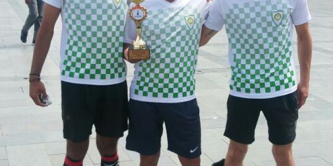 Bir Gün Arayla İki Derece