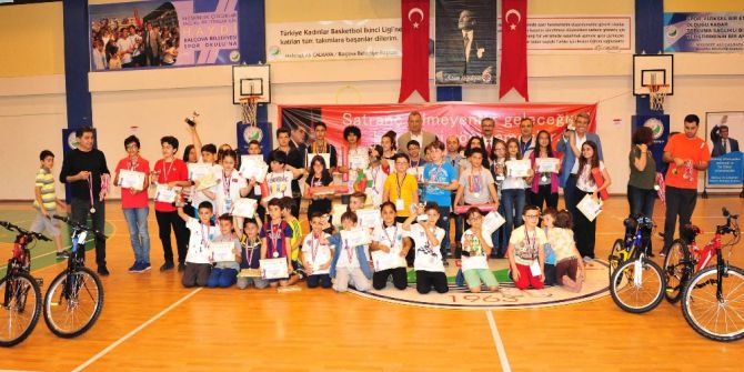 Genç Satranççılar Balçova’da Buluştu