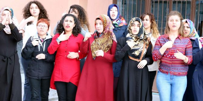 Yozgat’ta Açılan Kursta Vatandaşlar İşaret Dili Öğreniyor