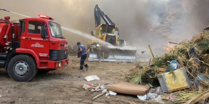 Büyükşehir İtfaiyesi’nden Çöp Yangınına Anında Müdahale