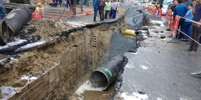 Bağçılar’daki Doğalgaz Patlamasında Alevler Metrelerce Havaya Yükseldi
