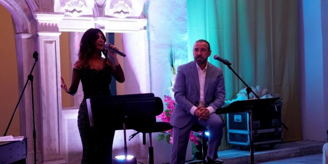 "Şarkılarla Şiirlerin Dansı" Konseri Müzikseverlere Unutulmaz Bir Gece Yaşattı