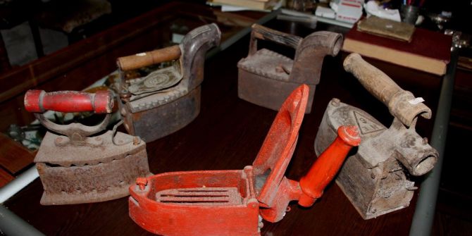 Kömürlü Ütüler Antika Oldu