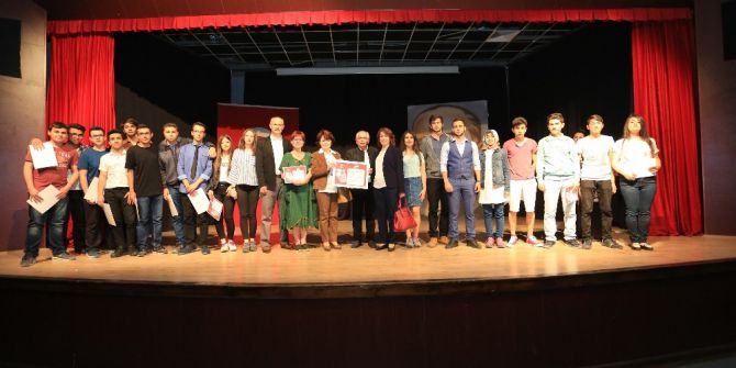 Genç Tiyatro Yarışmasında Gala Gecesi