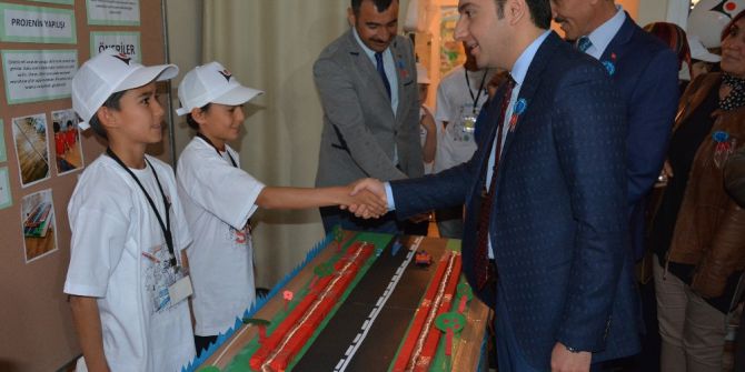 Kabadüz’de Tübitak 4006 Bilim Fuarı Açıldı