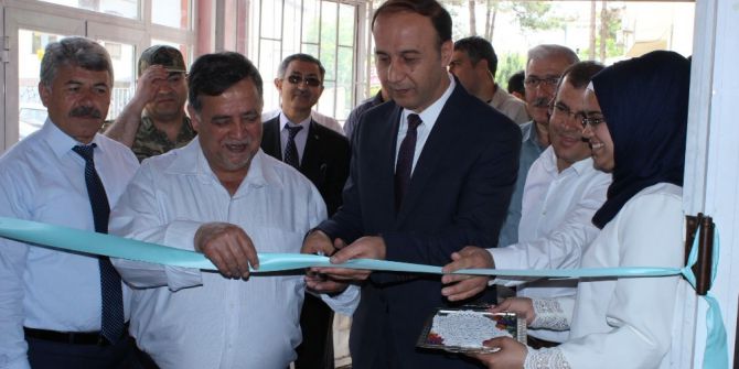 Suriyeli Ressamdan "Kardeşlik" Konulu Resim Sergisi