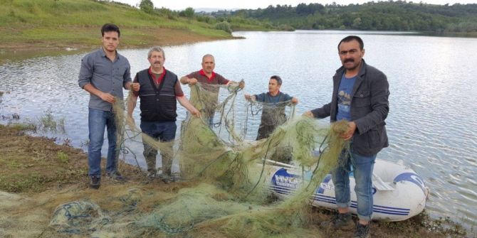 Ağlara Takılan Canlıları Ekipler Kurtardı