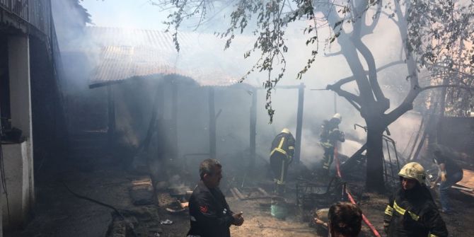 Suriyeli Mültecilerin Kaldığı Evde Korkutan Yangın