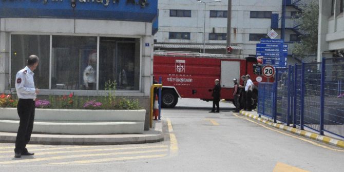 Cam Fabrikasında Çıkan Yangın Korkuttu