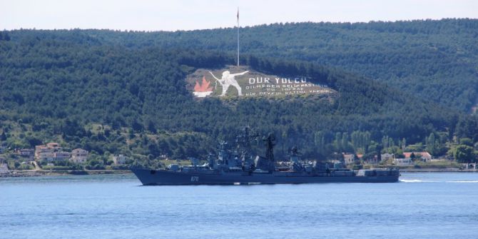Rus Donanmasına Ait Gemi Çanakkale Boğazı’ndan Geçti