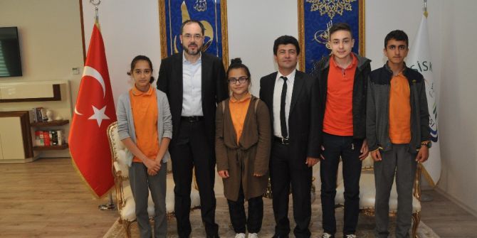Bilgi Ve Kültür Yarışması Birincileri Başkan Ayaz’ı Ziyaret Etti