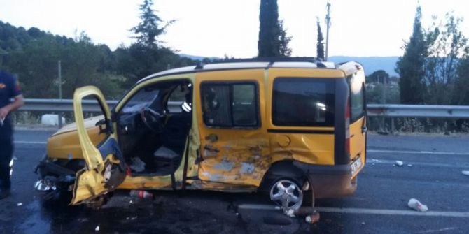 Aydın-muğla Yolunda 3 Araç Birbirine Girdi