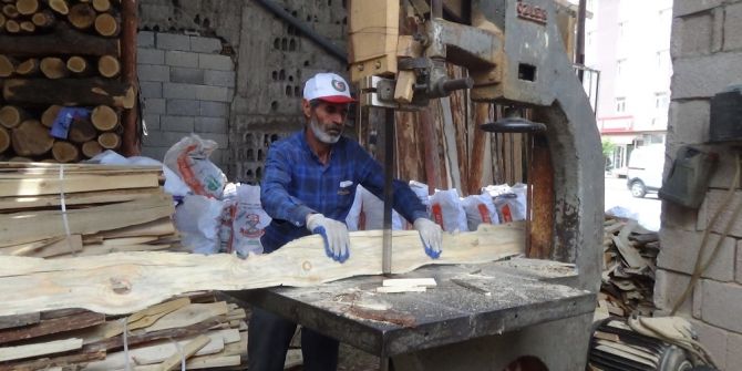 Ağrılılar Şimdiden Kışa Hazırlanıyor