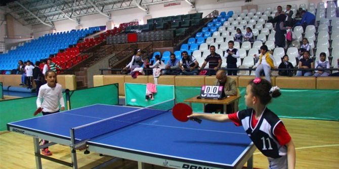 Minikler Masa Tenisinde Yarıştı