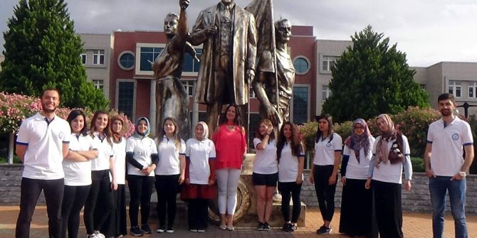 İşitme Engelliler İçin İşaret Diliyle İstiklal Marşı Okudular