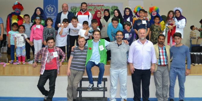 “Yetim Gülerse Dünya Güler” Etkinliğinde Çocuklar Doyasıya Eğlendi