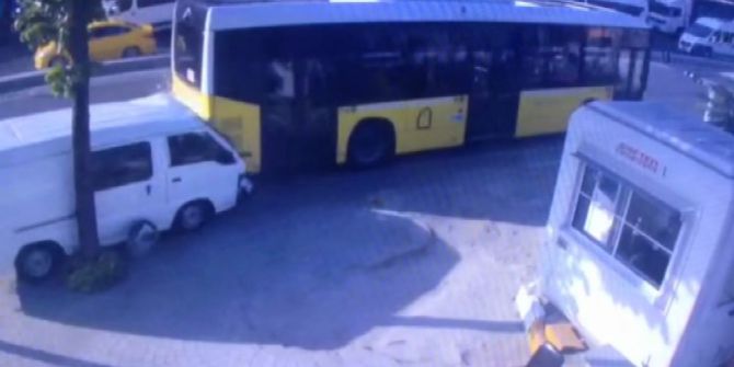 Beyoğlu’nda Kontrolden Çıkan Araç İett Otobüsüne Böyle Çarptı