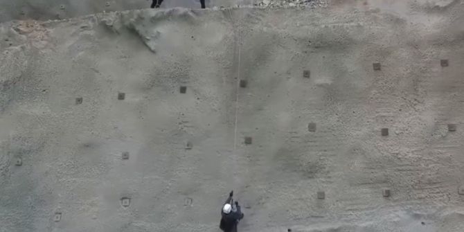 Dev Barajın İnşaatında Profesyonel Dağcılar İşçilerin Güvenliği İçin Çalışıyor