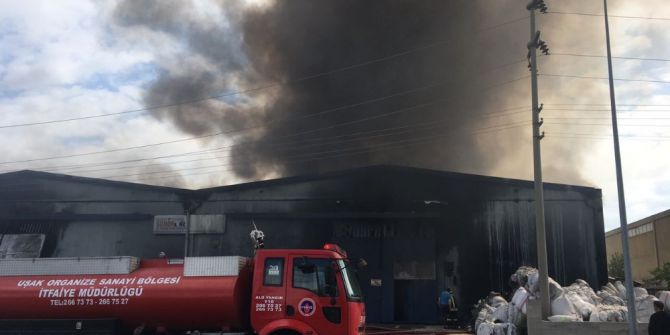 Uşak’ta Fabrika Yangını