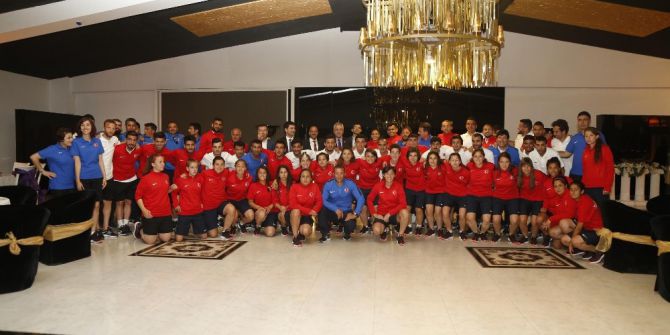 Başkan Duruay’dan Futbolculara Olimpiyat Öncesi Motivasyon