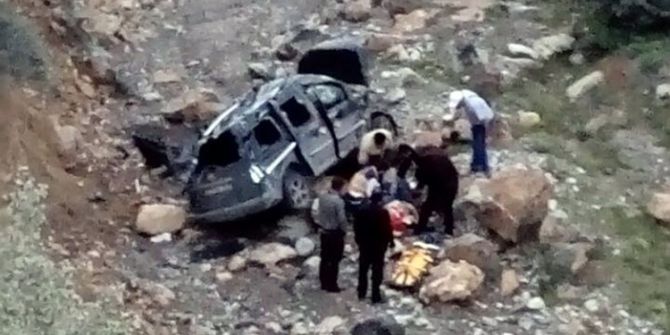 25 Metrelik Uçuruma Yuvarlanan Aracın Sürücüsü Ağır Yaralandı