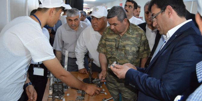 Teknik Lise’de Tübitak Bilim Fuarı