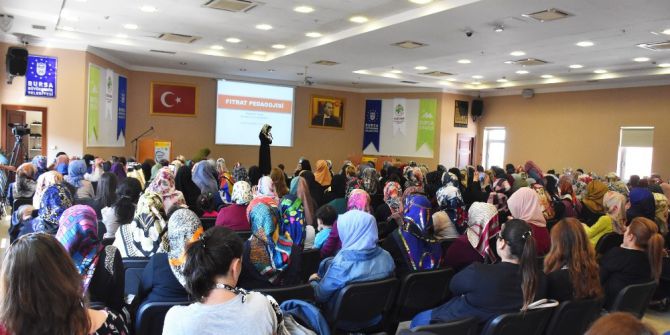 "Bağırmayan Anneler" Konferansı