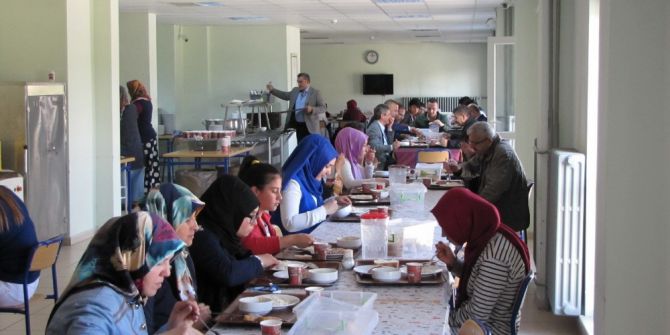 Teog’da Dereceye Giren Öğrencilere Yemek İkramı