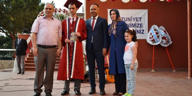Biga Atatürk Anadolu Lisesinde Mezuniyet Töreni