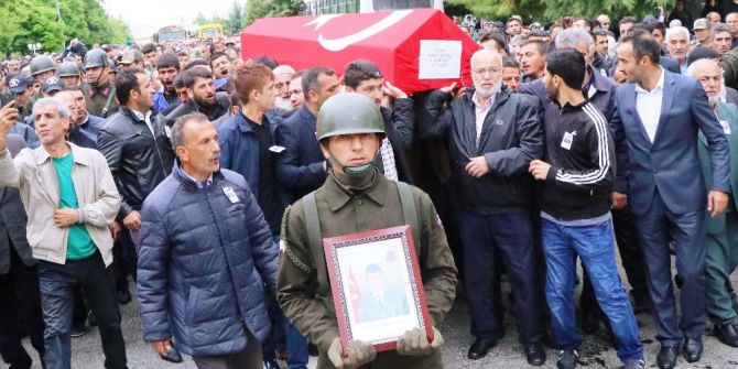 Şehit Uzman Çavuş Gözyaşlarıyla Uğurlandı