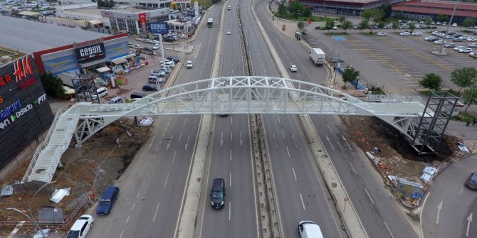 Büyükşehir’den, Bir Gecede Yaya Köprüsü