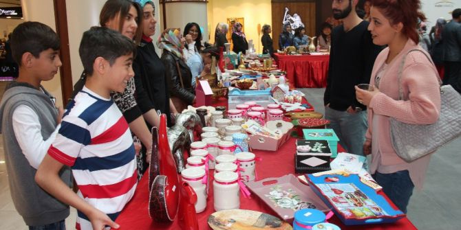 Koruma Altındaki Çocukların El Emekleri Sergilendi