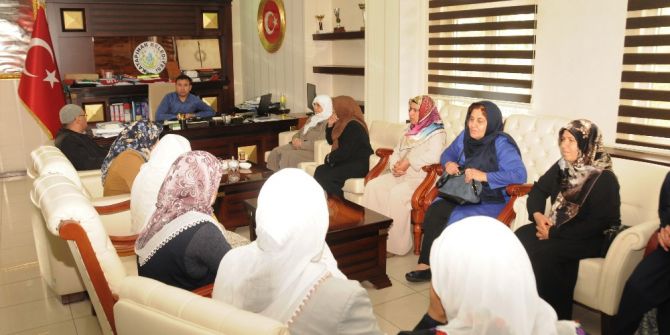 Kayapınar Belediyesi Şehit Ve Gazi Yakınlarını Umreye Gönderiyor