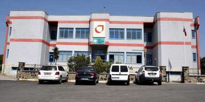 Aliağa Tüpraş Halk Eğitimi Merkezi Yıl Sonu Sergisine Hazırlanıyor