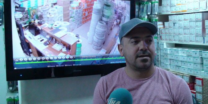 Sultanbeyli’de Pes Dedirten Hırsızlık Anı Kamerada