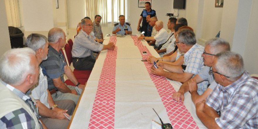 İlçe Emniyet Müdürü Güner Muhtarla Bir Araya Geldi