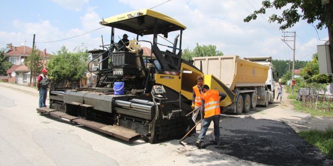Akyazı’da Asfalt Çalışmaları Tüm Hızıyla Sürüyor