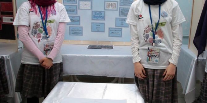 İmam Hatipli Kızlardan Bilim Fuarı
