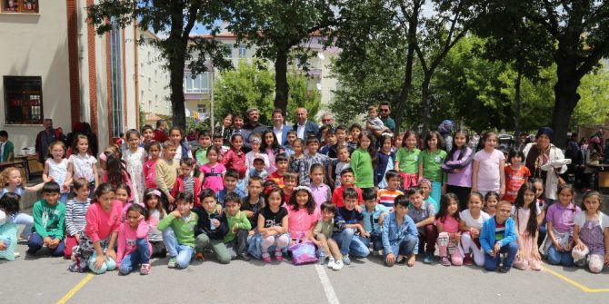 Başkan Yazgı Kermeste Öğrencilerle Buluştu