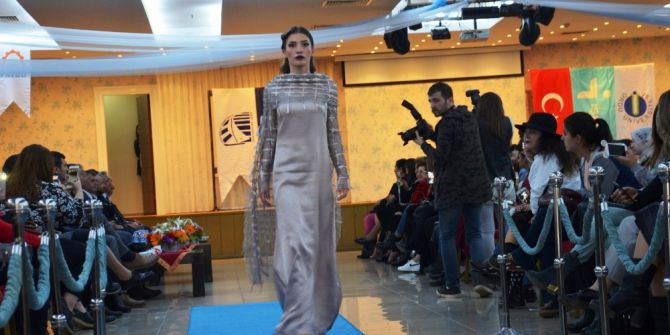 Öğrenciler Tasarladıkları Kıyafetleri Sergiledi